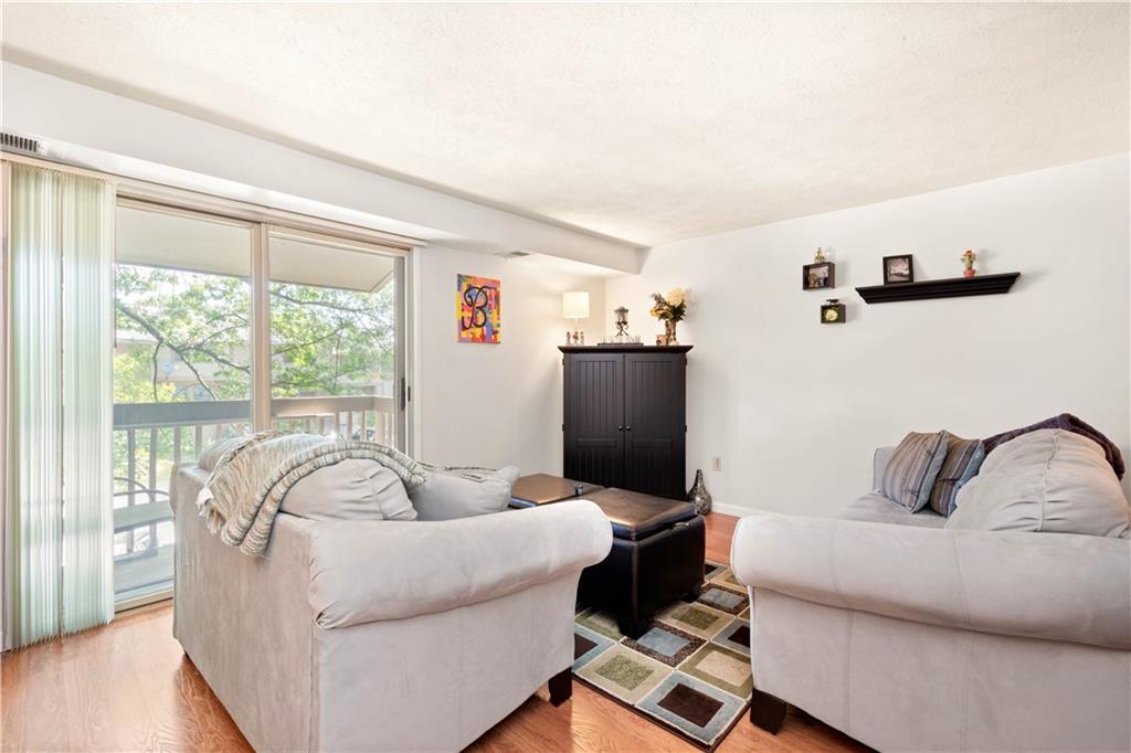 329 Ridge Point Circle, Unit 32B Bridgeville, PA 15017 - Photo 5 of 25