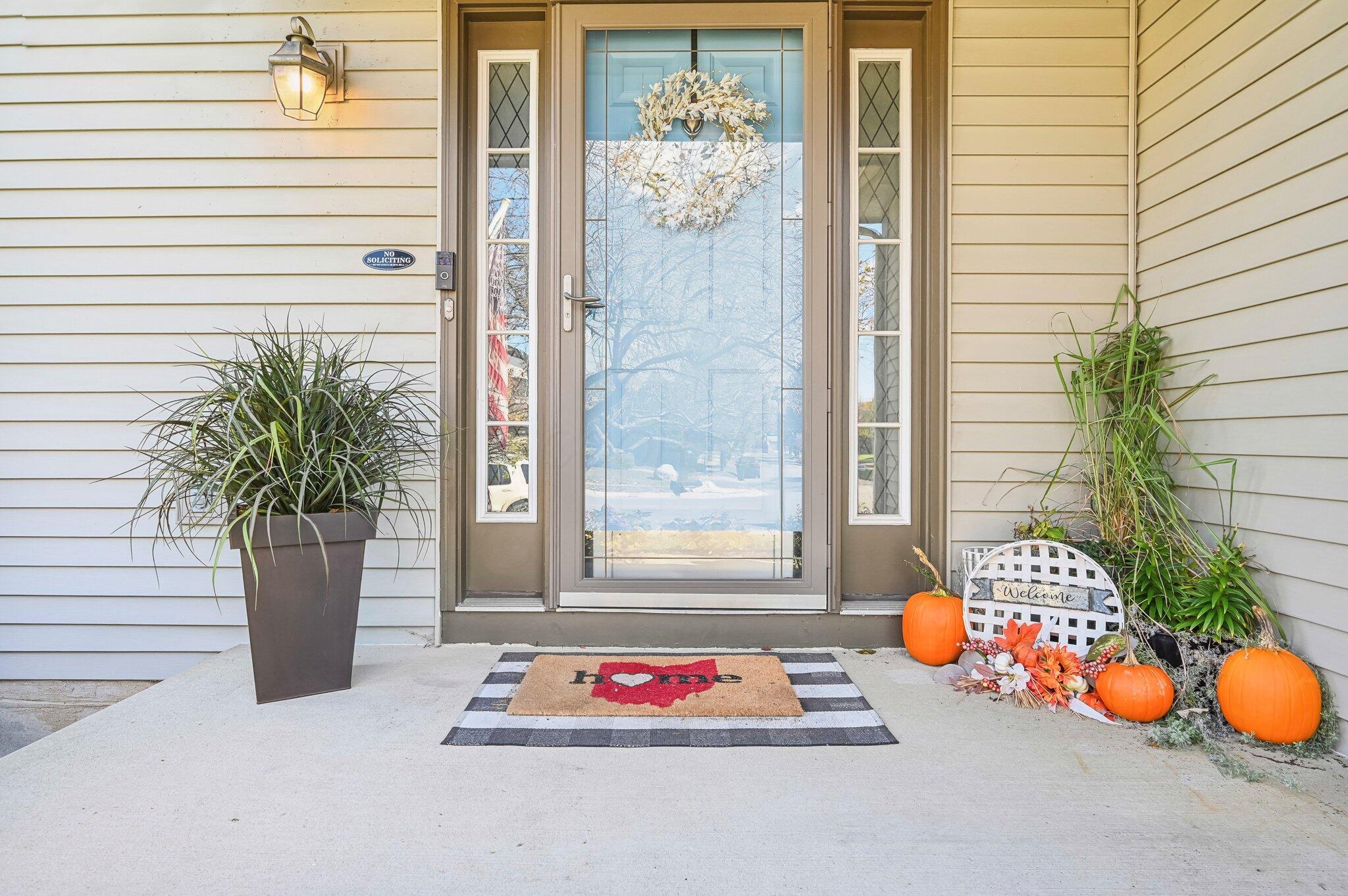 6048 Abbey Church Road Dublin, OH 43017 - Photo 3 of 27 Front Porch