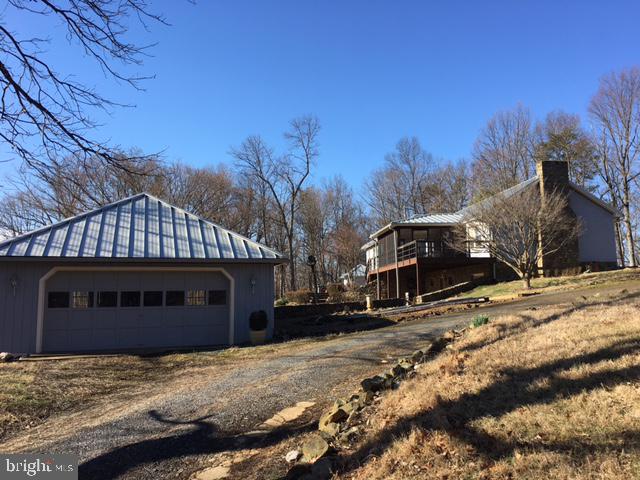 6138 Old Bust Head Road Broad Run, VA 20137 - Photo 3 of 17 Gallery Image 3