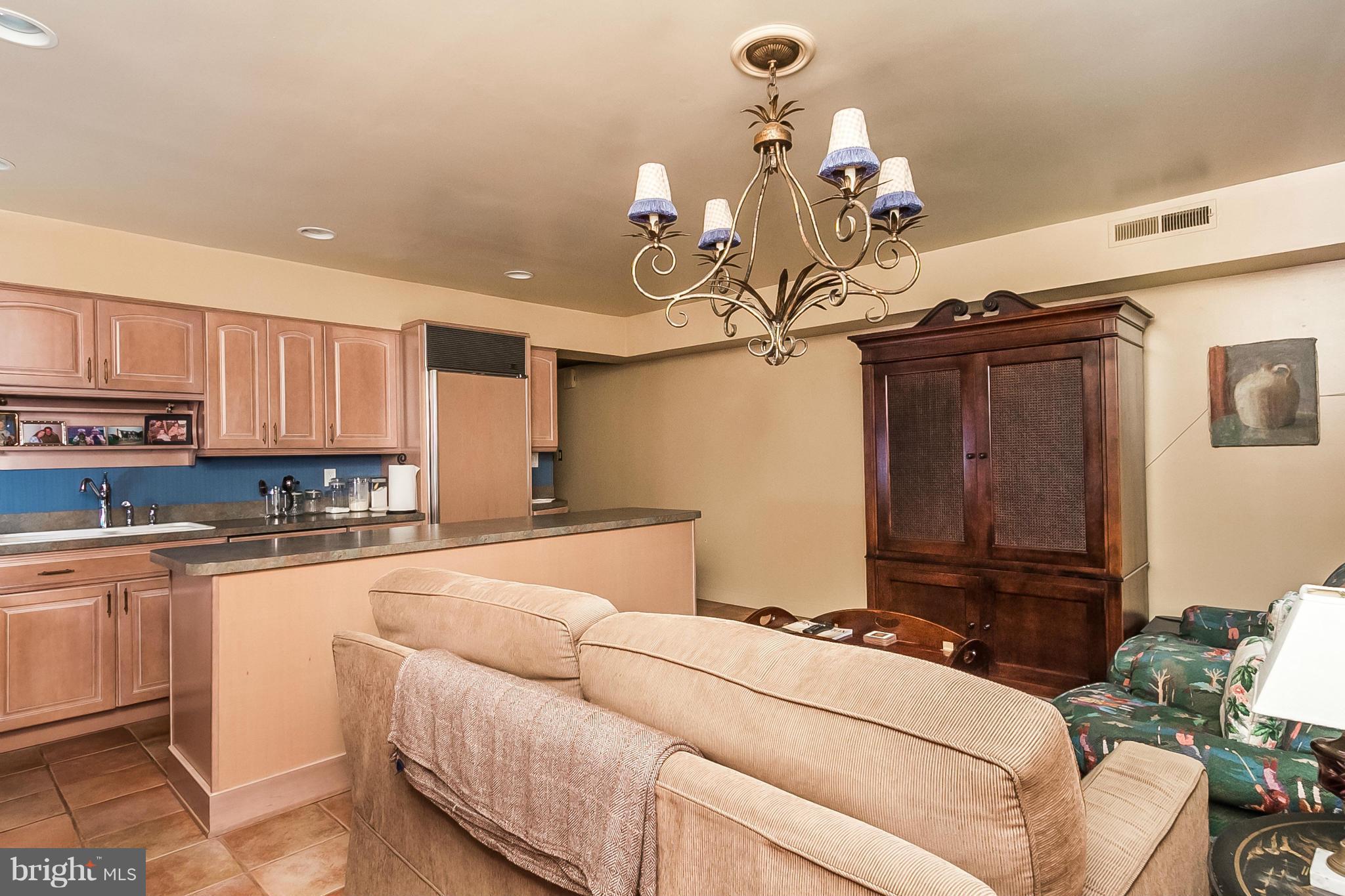 14 Cross Keys Road, Unit 14E Baltimore, MD 21210 - Photo 12 of 30 Family Room