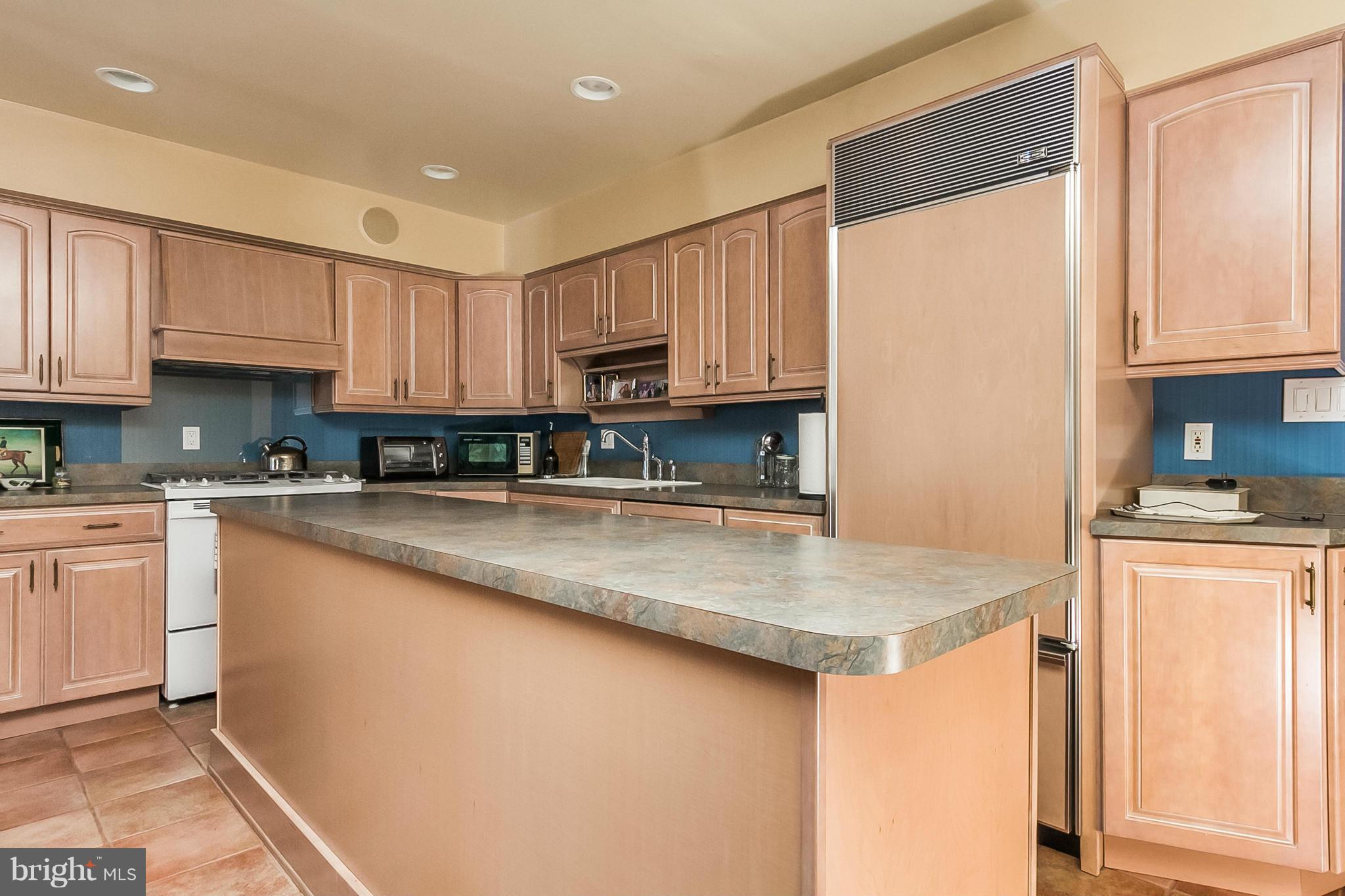14 Cross Keys Road, Unit 14E Baltimore, MD 21210 - Photo 14 of 30 Kitchen