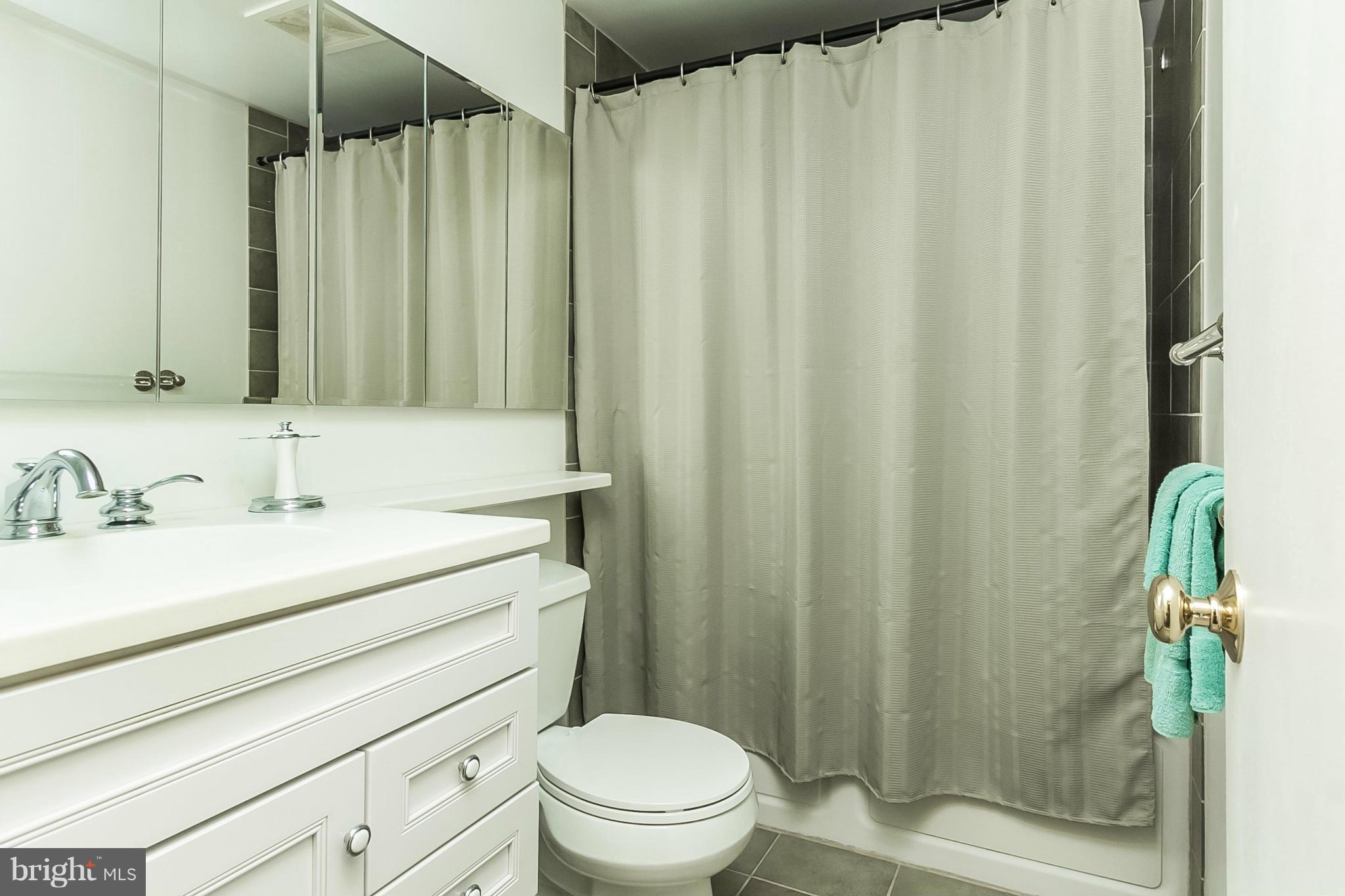 14 Cross Keys Road, Unit 14E Baltimore, MD 21210 - Photo 24 of 30 Bath (Master)