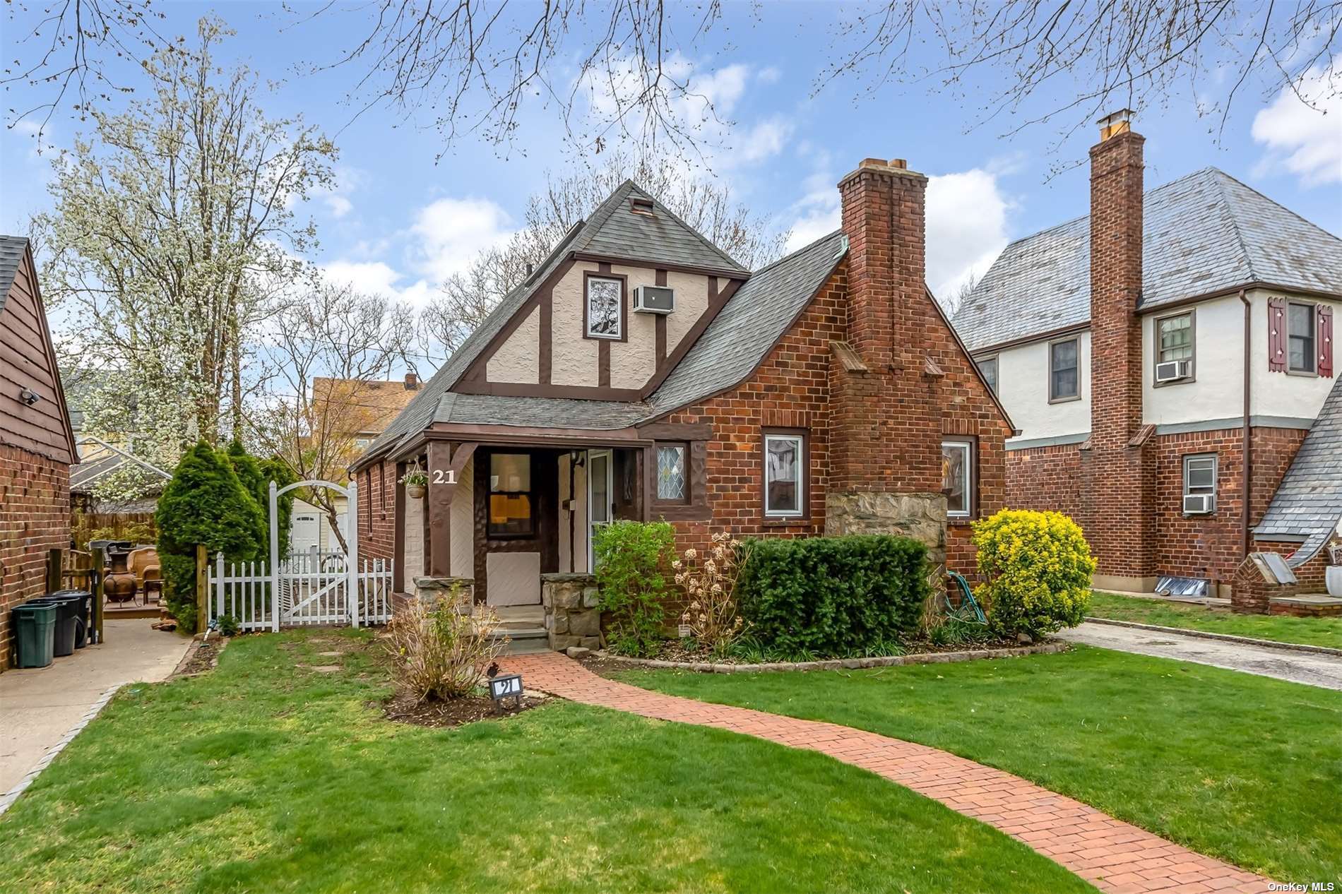 21 Croyden Road Mineola, NY 11501 - Photo 1 of 1 Gallery Image 1