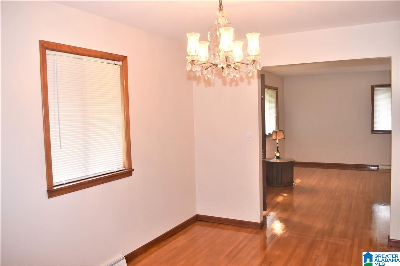 912 Barnisdale Road Birmingham, AL 35235 - Photo 3 of 30