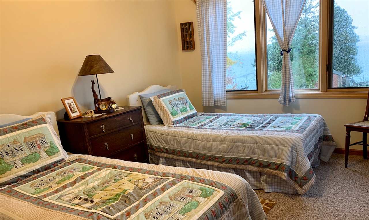 8558 South Lakeview Road Traverse City, MI 49684 - Photo 17 of 27 1881406-16.JPG