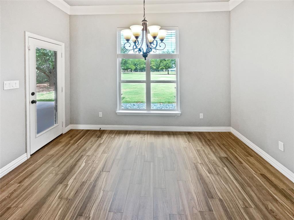 2214 Tree Top Court Granbury, TX 76049 - Photo 12 of 23