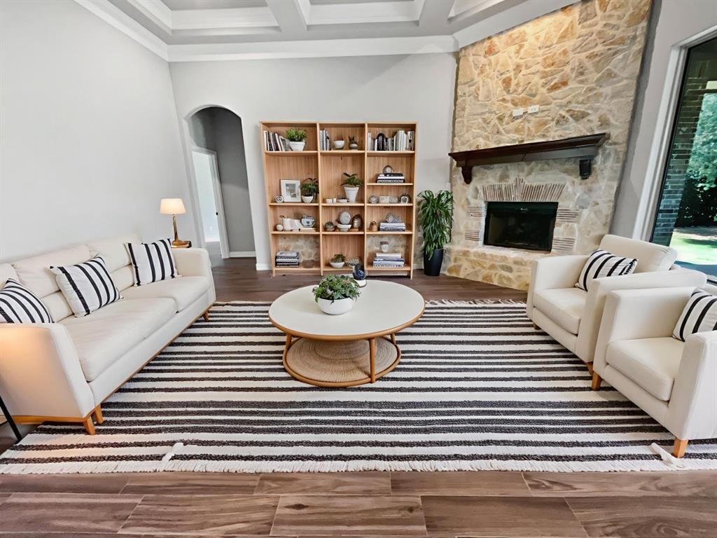 2214 Tree Top Court Granbury, TX 76049 - Photo 2 of 23 Staged Photo