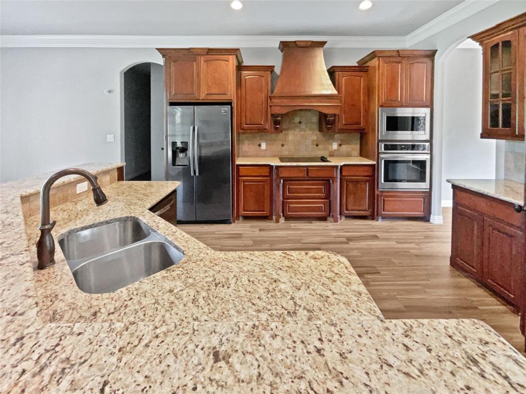 2214 Tree Top Court Granbury, TX 76049 - Photo 6 of 23