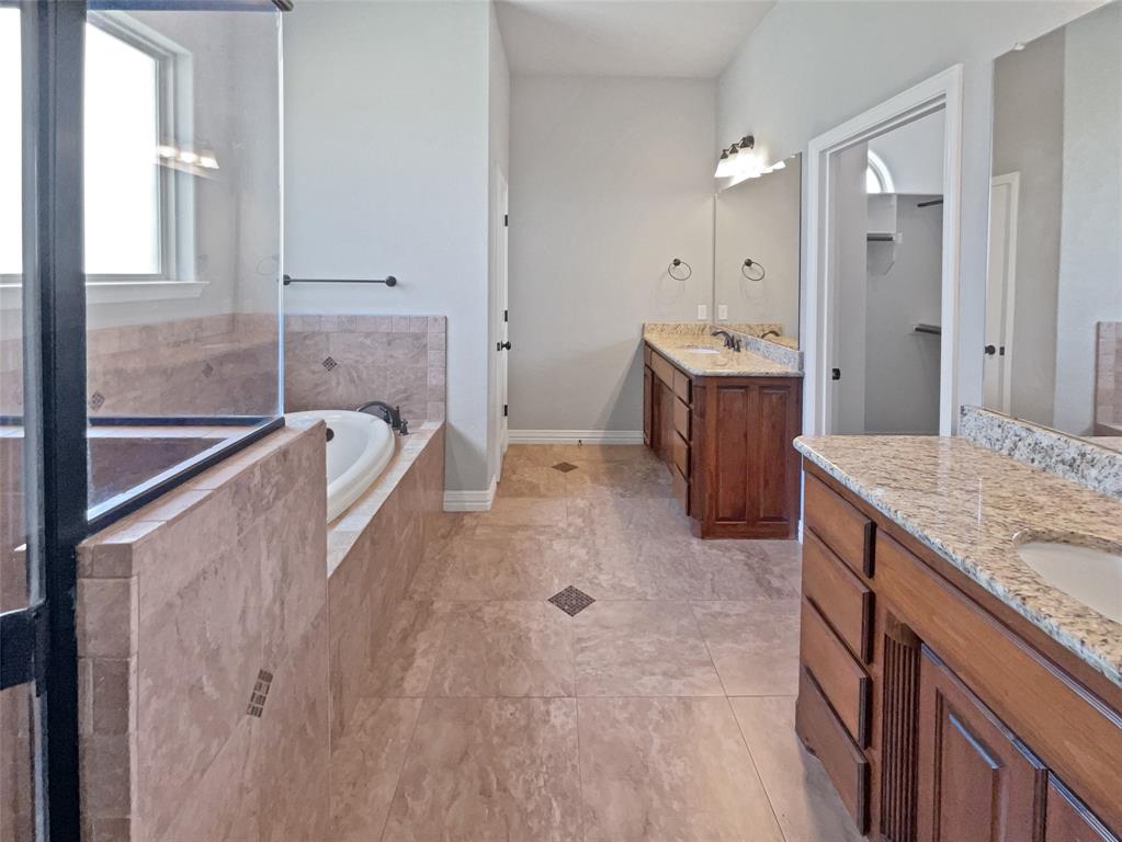 2214 Tree Top Court Granbury, TX 76049 - Photo 7 of 23