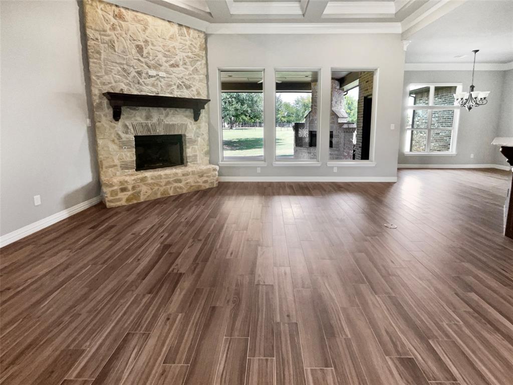 2214 Tree Top Court Granbury, TX 76049 - Photo 10 of 23