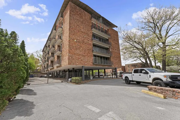 $175,000 | 2195 Poplar Avenue, Unit 207, Memphis, TN 38104