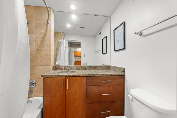 $160,000 | 2195 Poplar Avenue, Unit 207, Memphis, TN 38104
