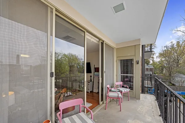 $160,000 | 2195 Poplar Avenue, Unit 207, Memphis, TN 38104