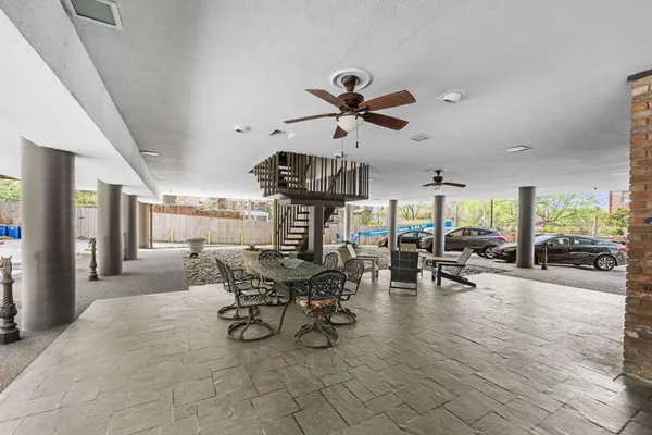 $160,000 | 2195 Poplar Avenue, Unit 207, Memphis, TN 38104