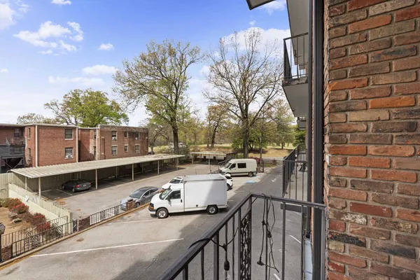 $160,000 | 2195 Poplar Avenue, Unit 207, Memphis, TN 38104