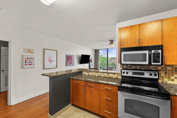 $160,000 | 2195 Poplar Avenue, Unit 207, Memphis, TN 38104