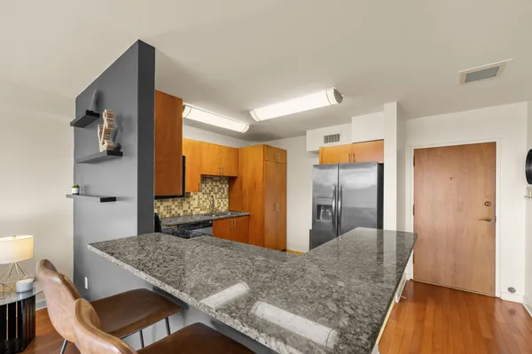$160,000 | 2195 Poplar Avenue, Unit 207, Memphis, TN 38104
