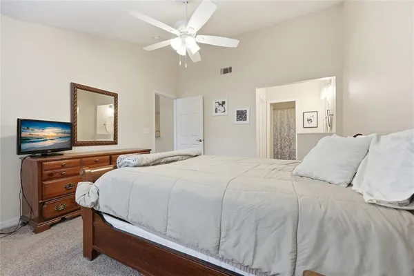 $275,000 | 10000 Southwest 52nd Avenue, Unit 67, Gainesville, FL 32608