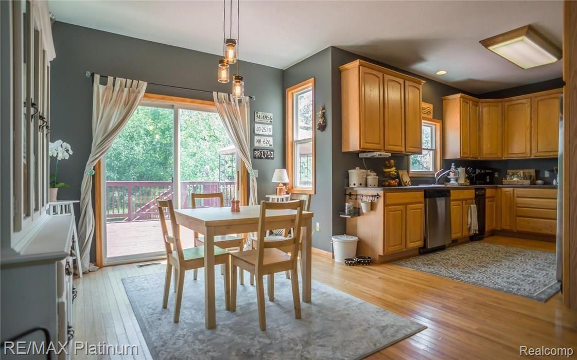 4501 Bentley Lake Road Howell, MI 48843 - Photo 7 of 40 7.jpg