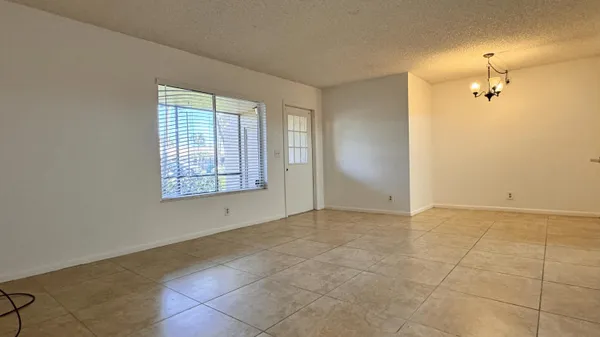 $1,800 | 539 Shady Pine Way, Unit B1, Greenacres, FL 33415
