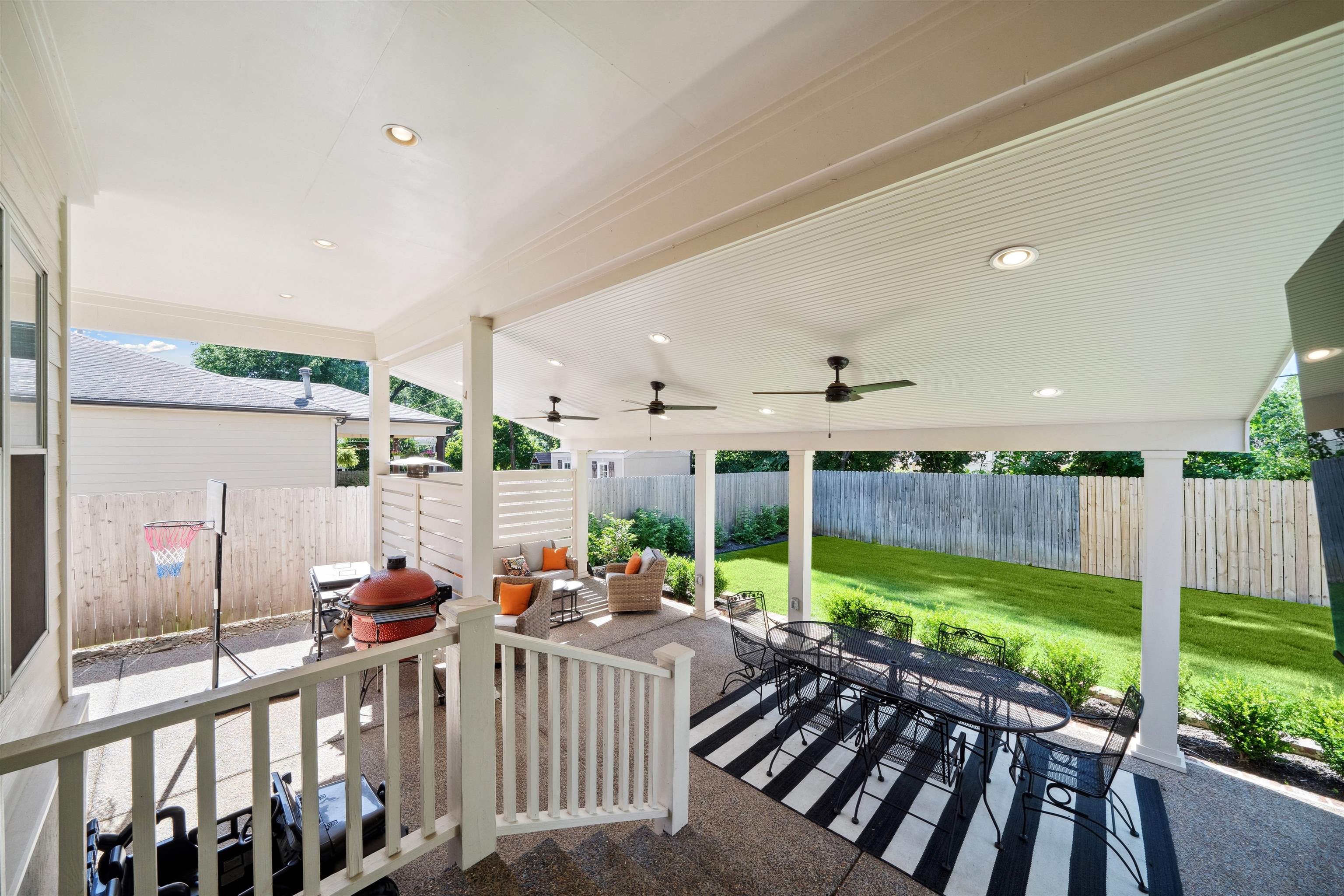 3794 Rosedale Drive Memphis, TN 38111 - Photo 27 of 33 View of covered patio / terrace with ceiling fan and outdoor dining space