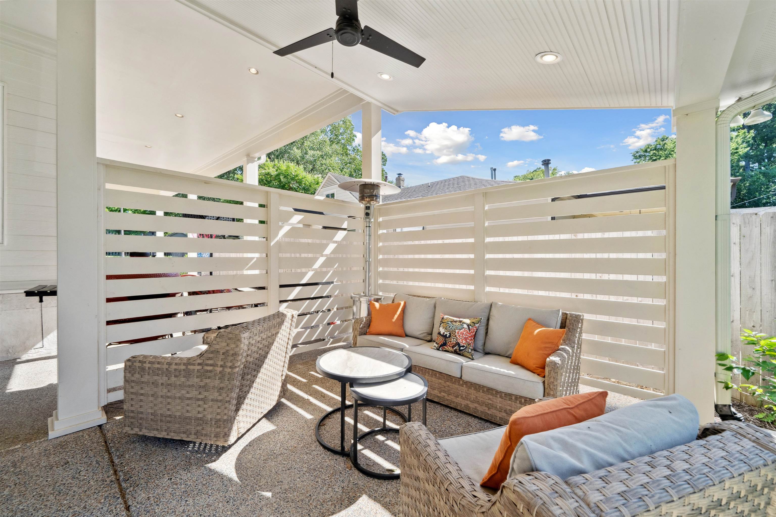 3794 Rosedale Drive Memphis, TN 38111 - Photo 28 of 33 View of covered patio featuring ceiling fan and an outdoor living space
