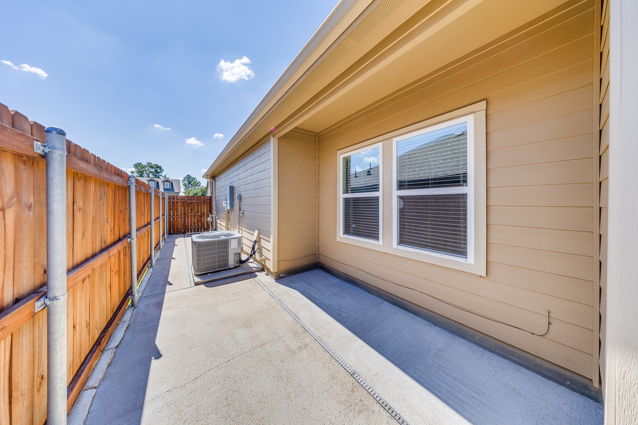 1704 Cindy Lane Conroe, TX 77304 - Photo 13 of 49