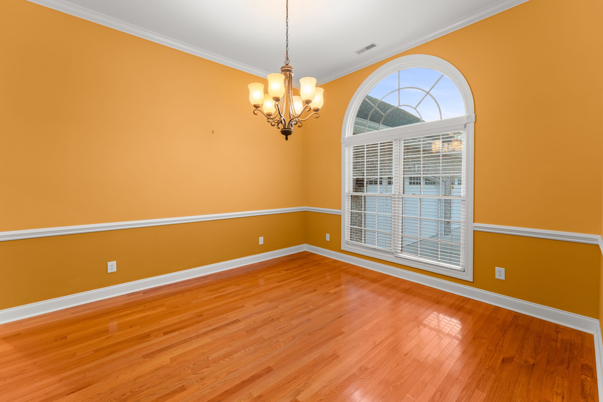 657 Pickney Road Winchester, TN 37398 - Photo 31 of 66 a view of a room with wooden floor fan and windows