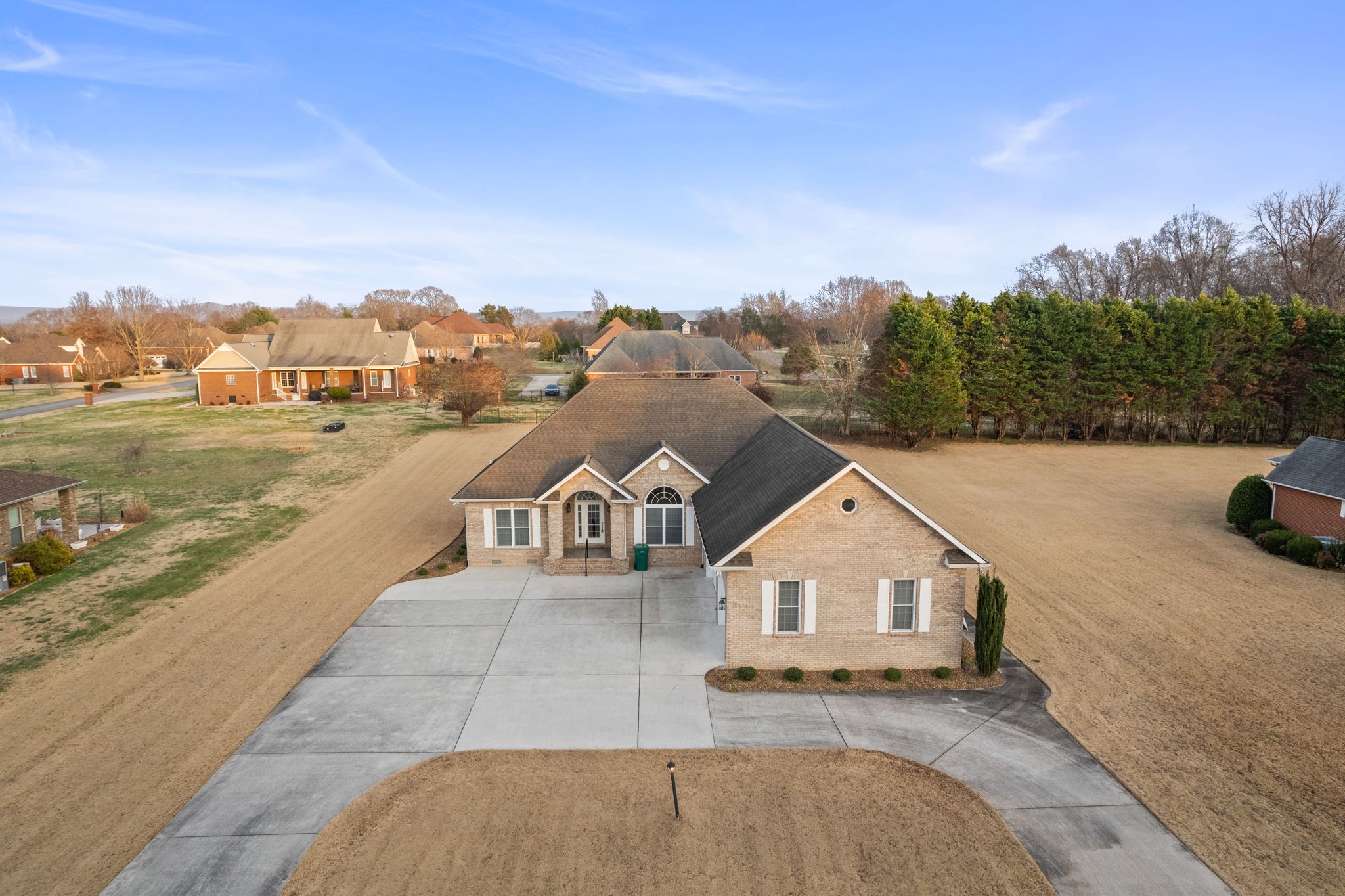 657 Pickney Road Winchester, TN 37398 - Photo 4 of 66 a view of a houses with city view