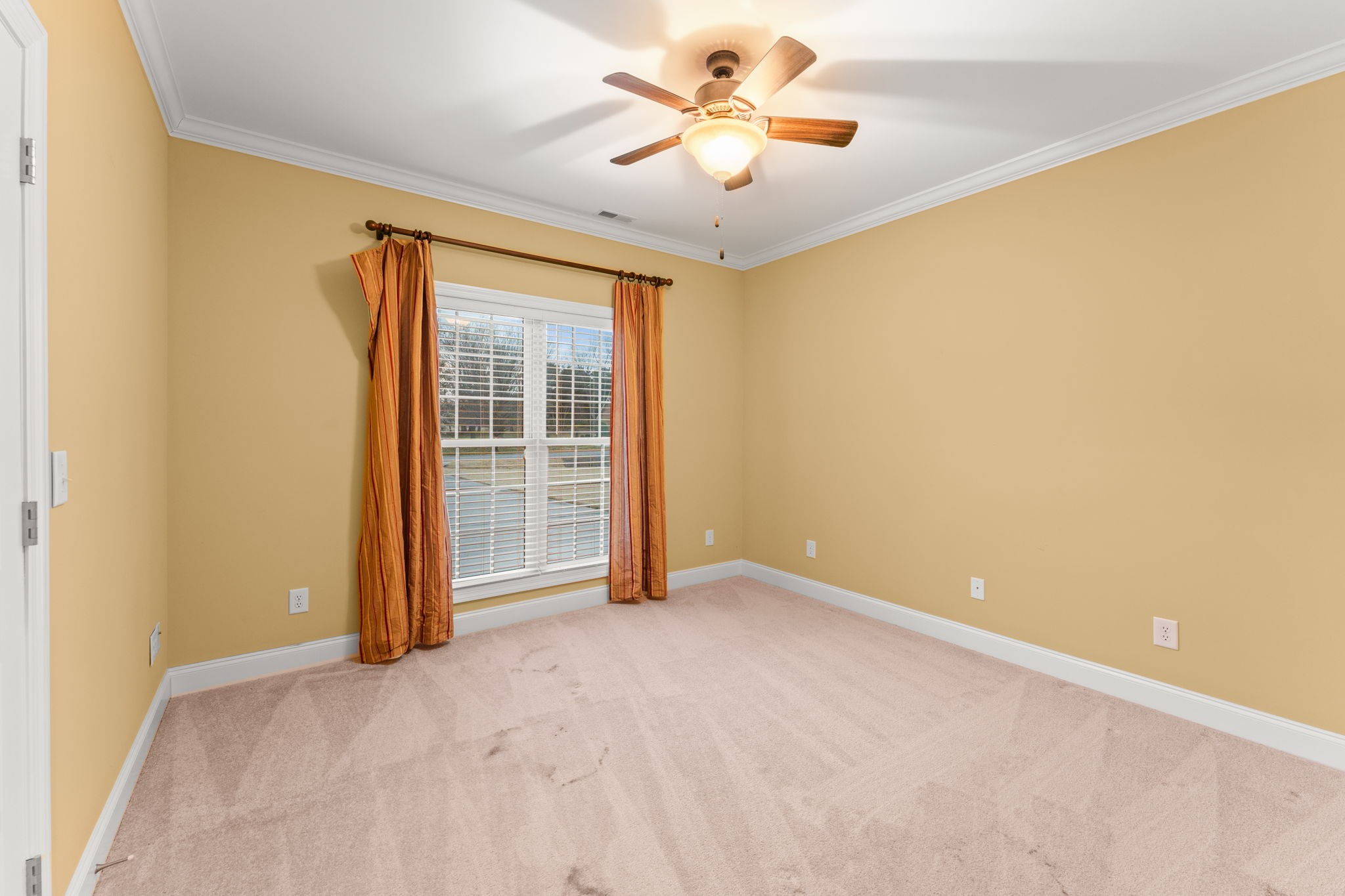 657 Pickney Road Winchester, TN 37398 - Photo 52 of 66 a view of an empty room with a window