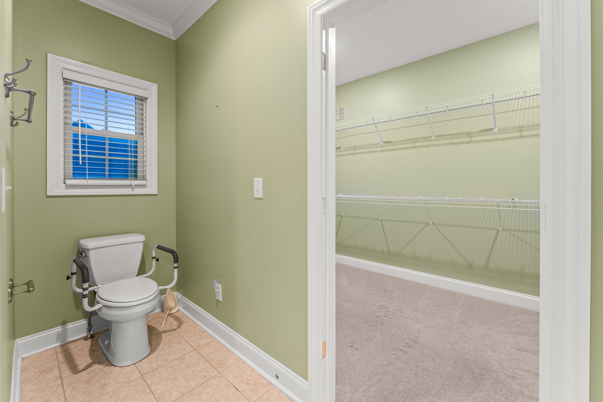 657 Pickney Road Winchester, TN 37398 - Photo 64 of 66 a bathroom with a toilet and shower