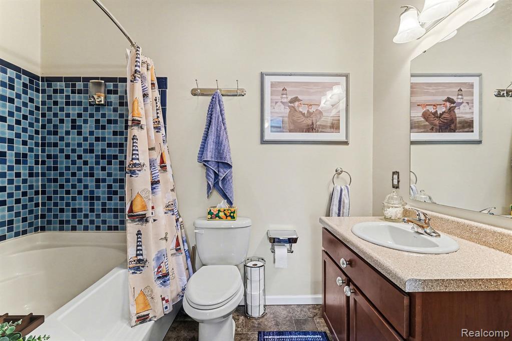 895 East Wardlow Road Highland, MI 48356 - Photo 21 of 32 Gallery Image 21