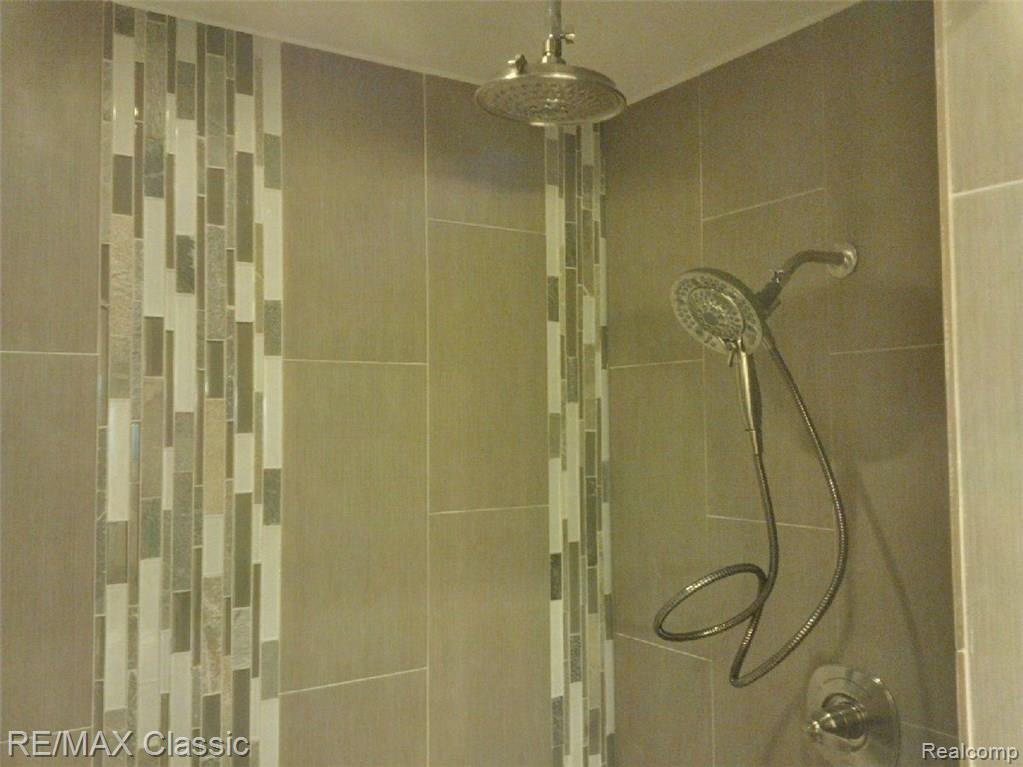 36124 Paddleford Road Farmington Hills, MI 48331 - Photo 20 of 22