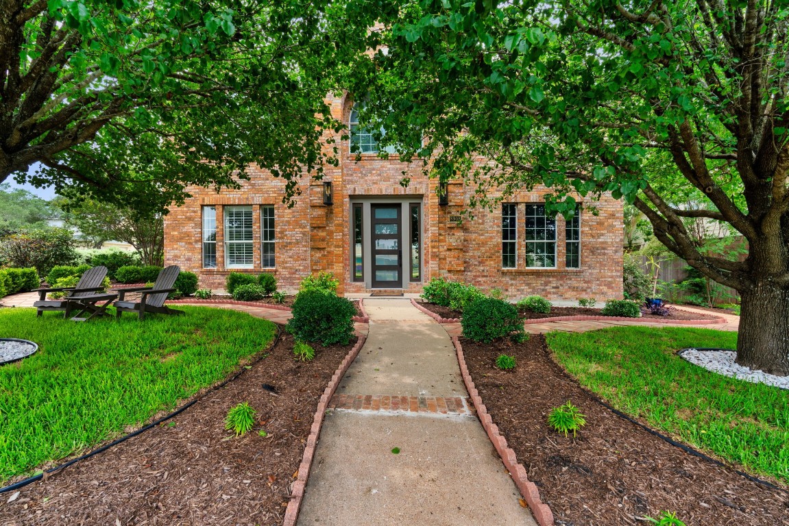 8908 Lantana Way Austin, TX 78749 - Photo 1 of 40