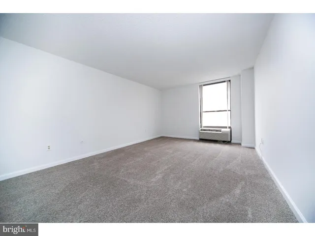 $2,250 | 666 West Germantown Pike, Unit 1620, Plymouth Meeting, PA 19462