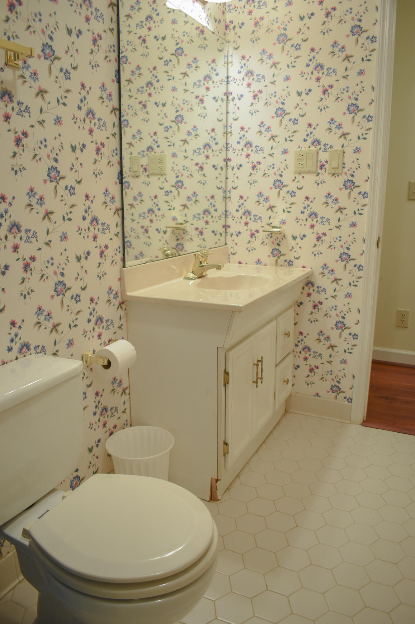 4 Healthy Pine Road Camden, SC 29020 - Photo 10 of 15 2nd Bathroom