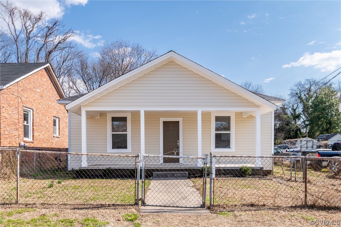 133 Spring Street Petersburg, VA 23803 - Photo 2 of 21 Gallery Image 2