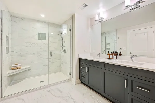 $1,200,000 | 4441 Wolf Road, Unit 206, Western Springs, IL 60558