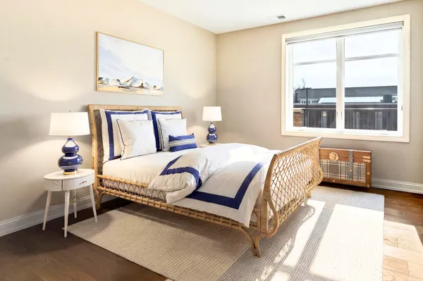 $1,200,000 | 4441 Wolf Road, Unit 206, Western Springs, IL 60558