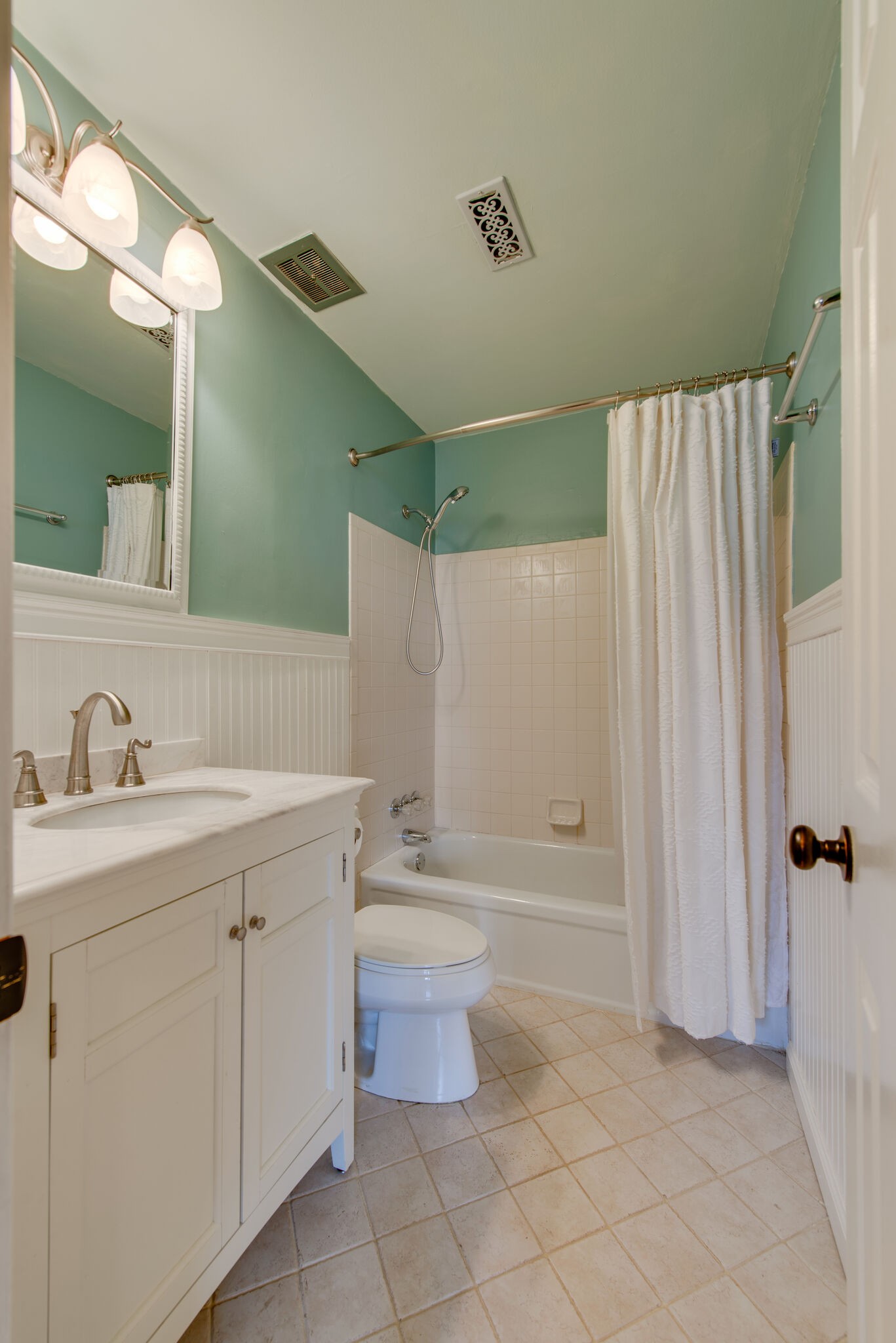646 Hicks Road Nashville, TN 37221 - Photo 9 of 24 Gallery Image 9