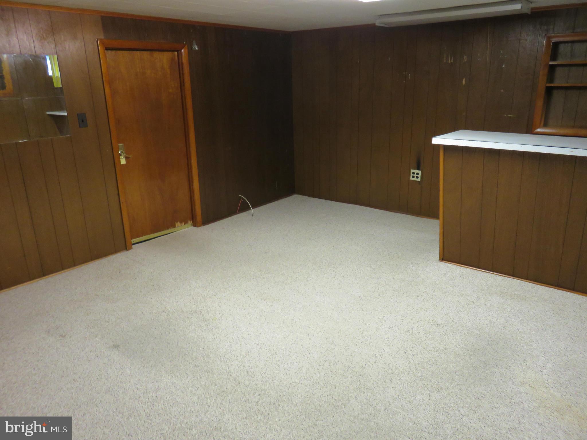 1320 Stonewood Road Baltimore, MD 21239 - Photo 17 of 30 LL Family Room