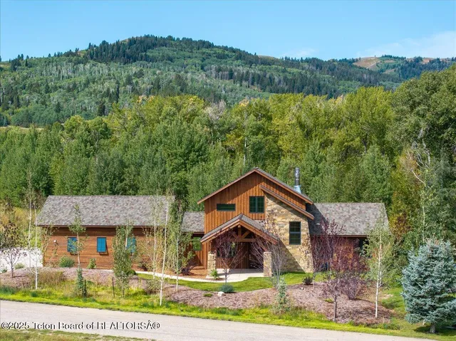 $2,525,000 | 9802 Hiddenwaters Lane, Victor, ID 83455