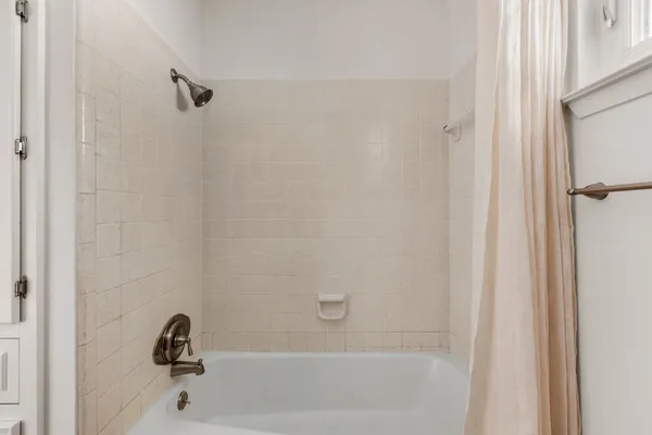 $515,000 | 6812 Miranda Drive, Austin, TX 78752