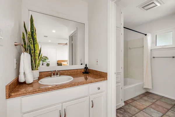 $515,000 | 6812 Miranda Drive, Austin, TX 78752