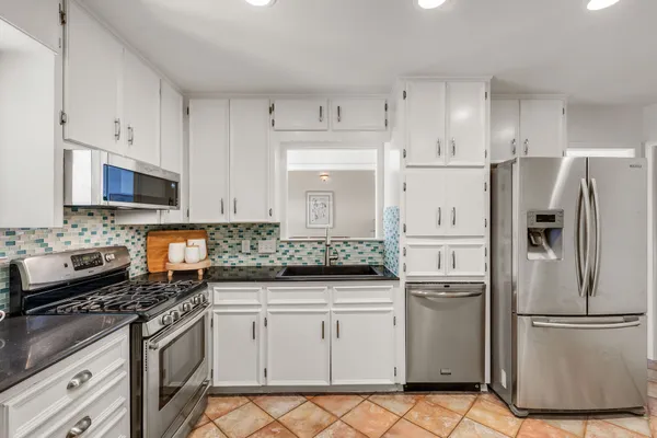 $515,000 | 6812 Miranda Drive, Austin, TX 78752