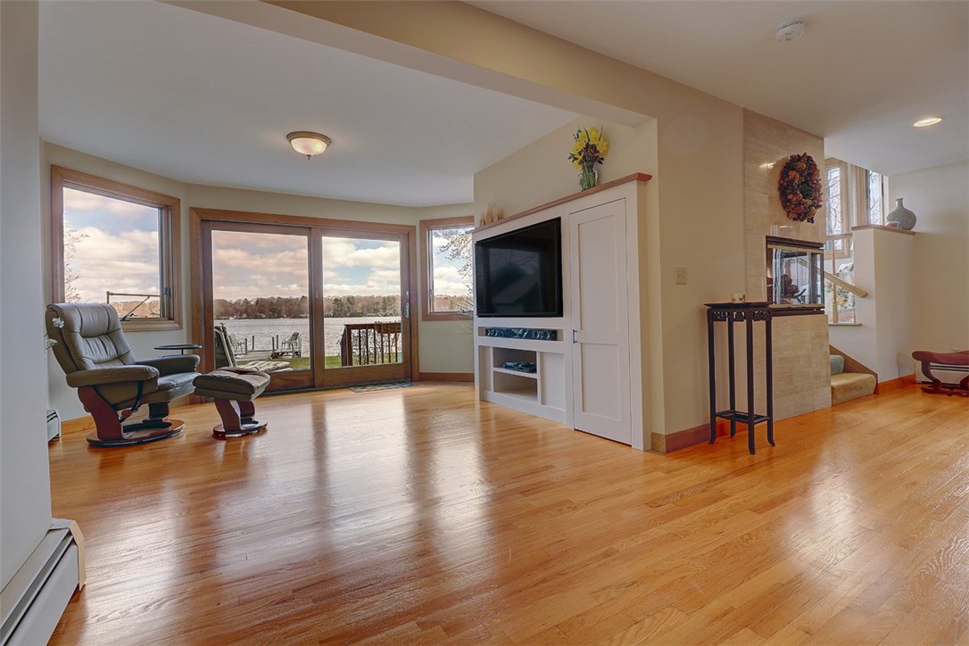 25 Dixie Road Coventry, RI 02816 - Photo 18 of 37 Beautiful built in entertainment center