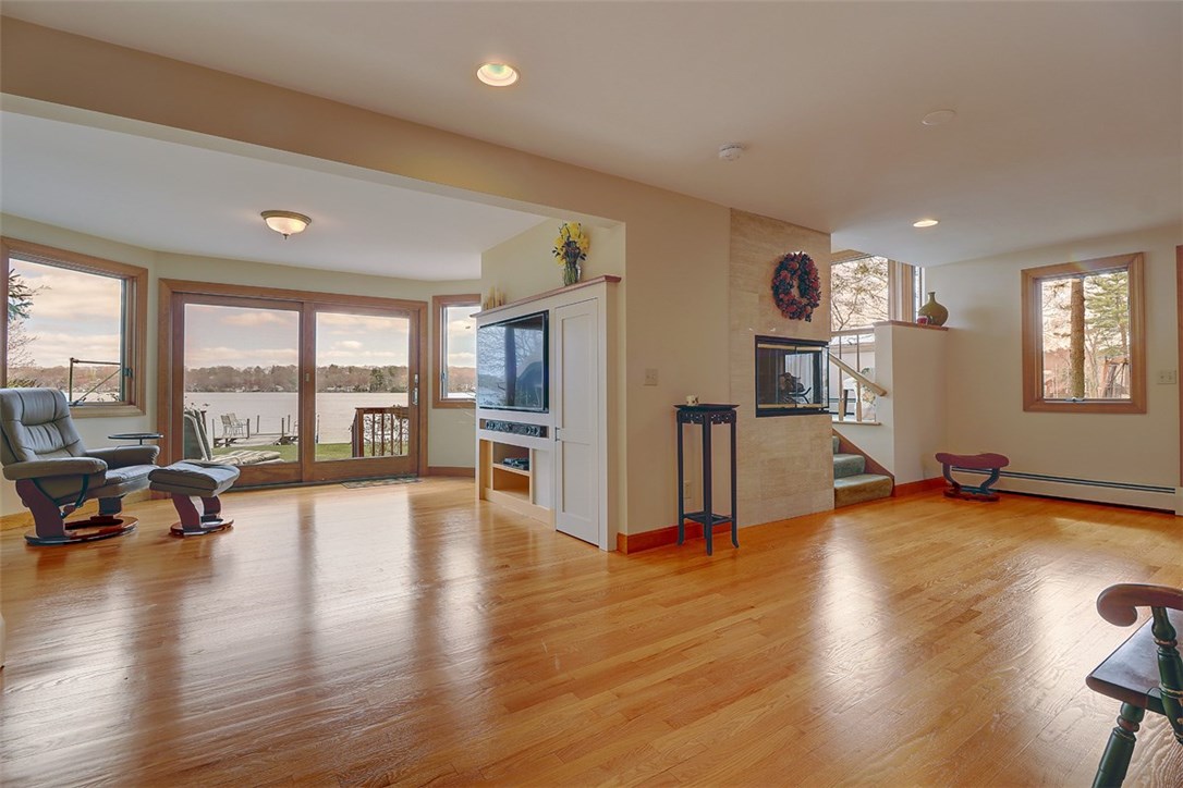 25 Dixie Road Coventry, RI 02816 - Photo 20 of 37 View from eat in kitchen area