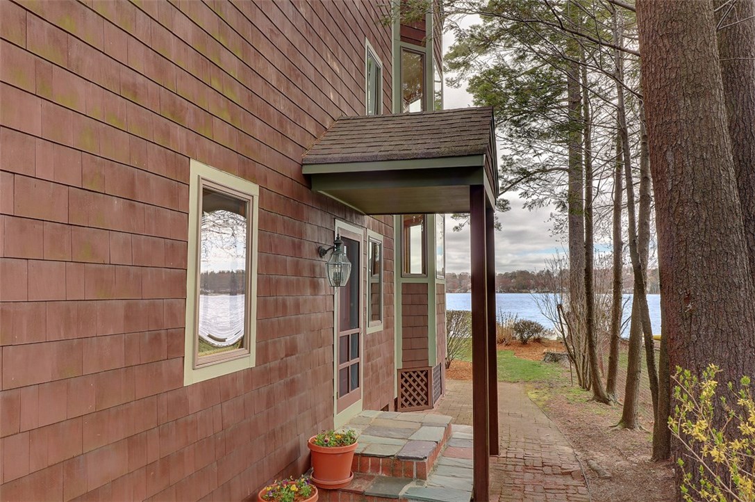25 Dixie Road Coventry, RI 02816 - Photo 5 of 37 Side entrance