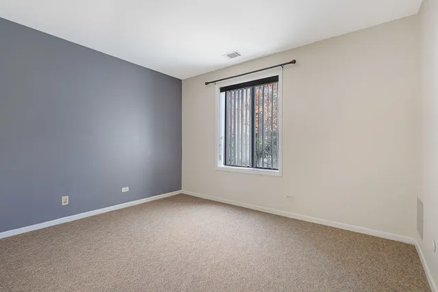 $325,000 | 801 79th Street, Unit 103, Darien, IL 60561