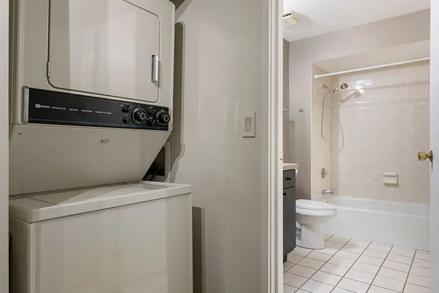 $325,000 | 801 79th Street, Unit 103, Darien, IL 60561